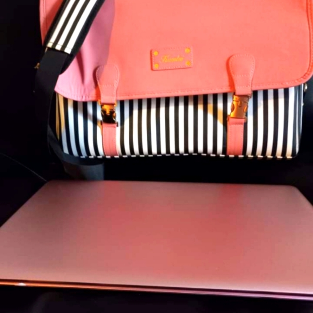 ROSE GOLD LAPTOP